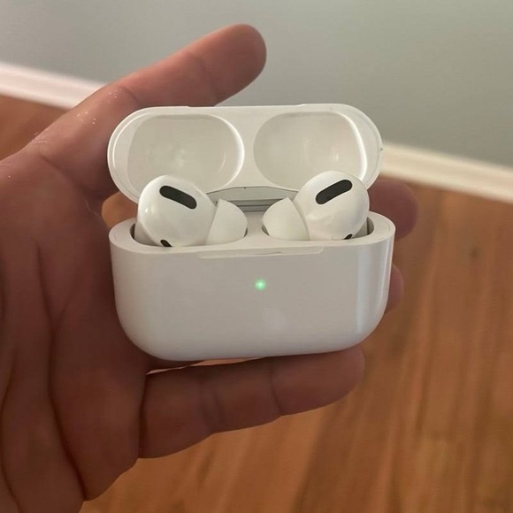 Apple AirPods Pro 2nd Generation with MagSafe Wireless Charging Case - White